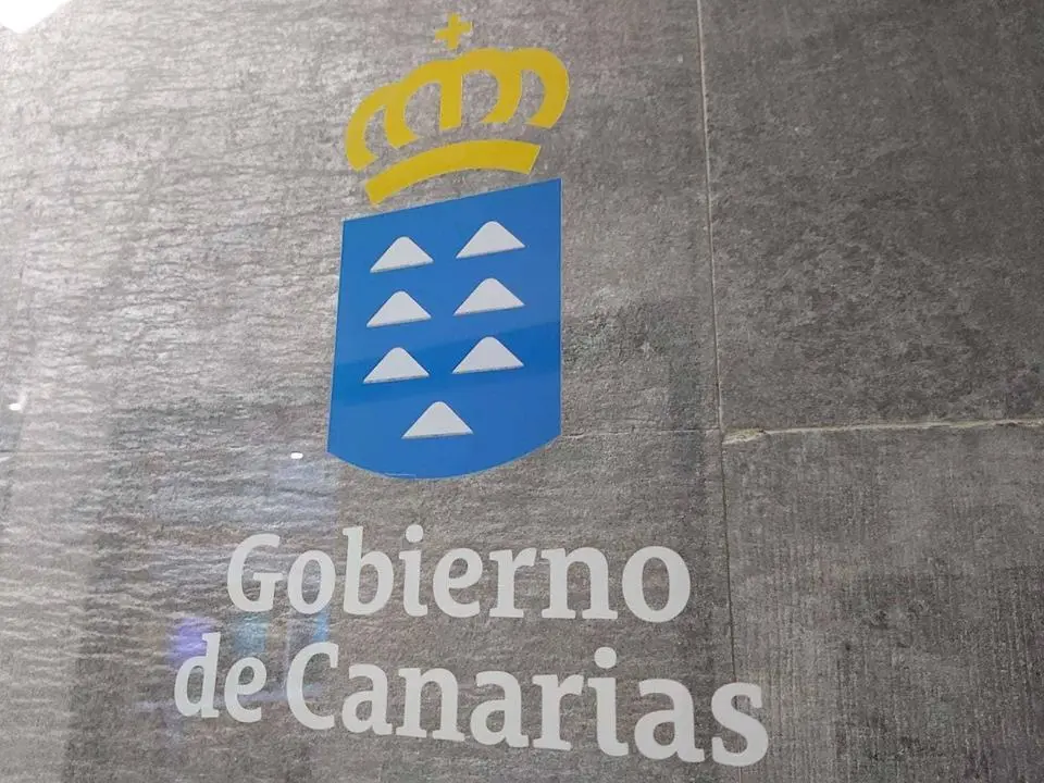 Logo-Gobierno-de-Canarias-en-M&uacute;ltiples-II
