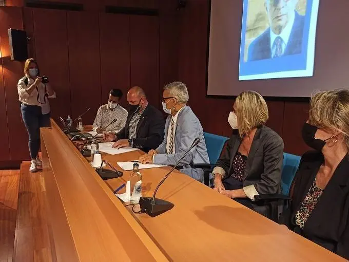 Firma de la donaci&oacute;n del legado de D. Ar&iacute;stides