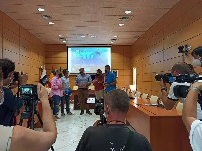 Presentaci&oacute;n de Aires de FEM