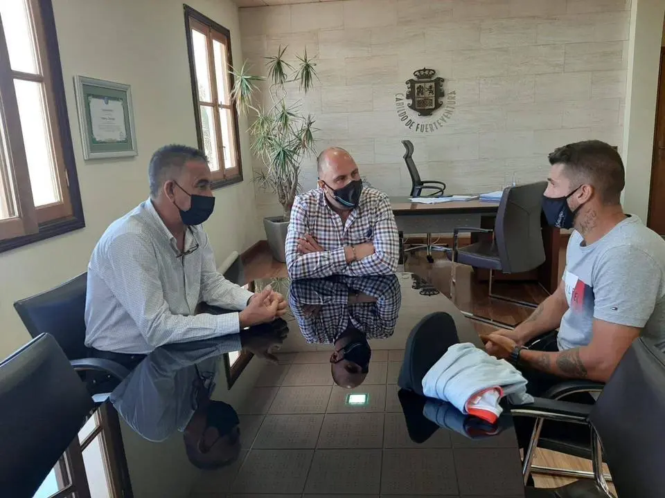 Cabildo de Fuerteventura  felicita a Pablo P&eacute;rez, convocado por la Selecci&oacute;n nacional para el Mundial de Mosc&uacute; de f&uacute;tbol playa