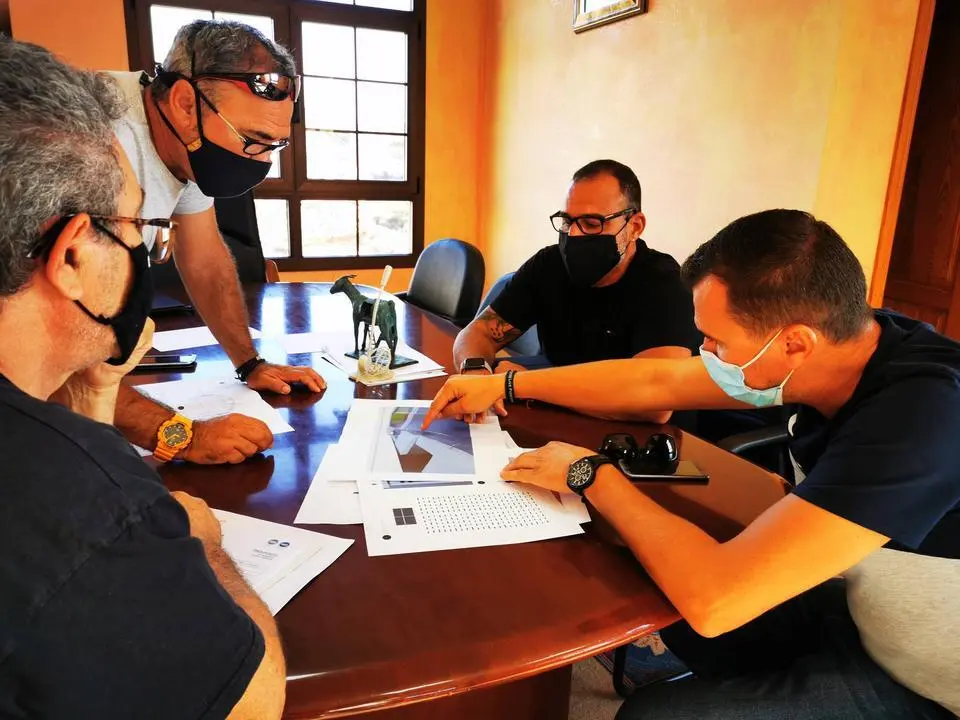 El concejal de festejos en una reuni&oacute;n organizativa de los actos en honor a Ntra S La Antigua