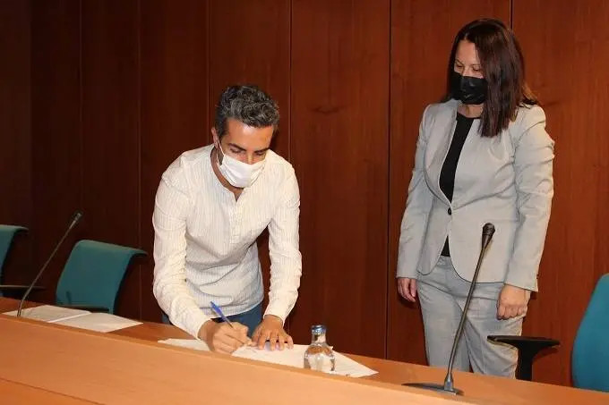 Rayco de Le&oacute;n firma el convenio