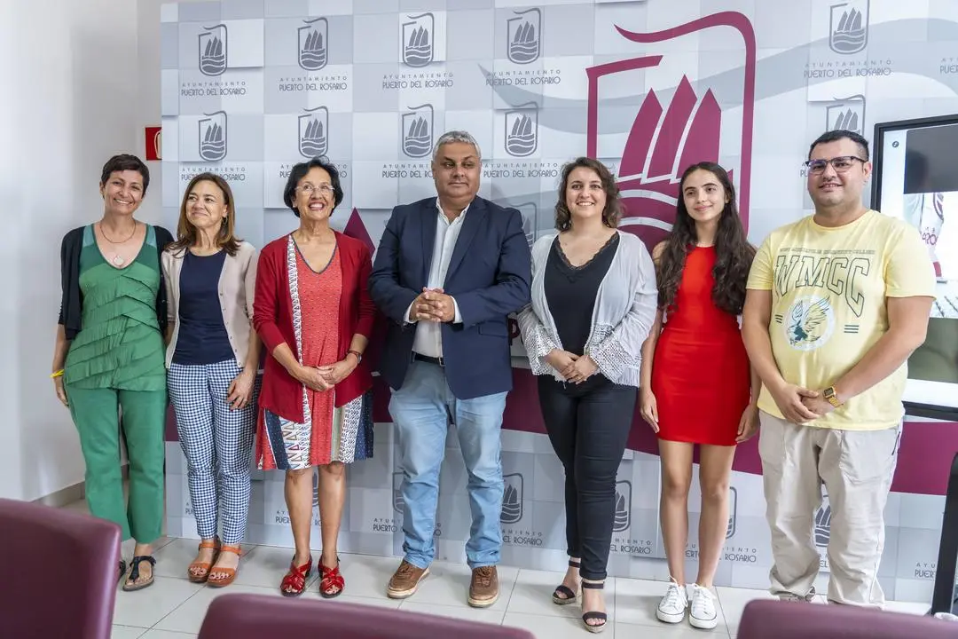 FOTO CON EQUIPO CAI Y UNICEF -PRESENTACI&Oacute;N PARTICIPANTES CAI EN PROYECTOS DE &Aacute;MBITO NACIONAL