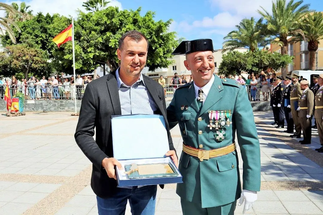 El Ayuntamiento por su continua colaboraci&oacute;n recibe el reconocimiento de la Guardia Civil de Fuerteventura  (1)