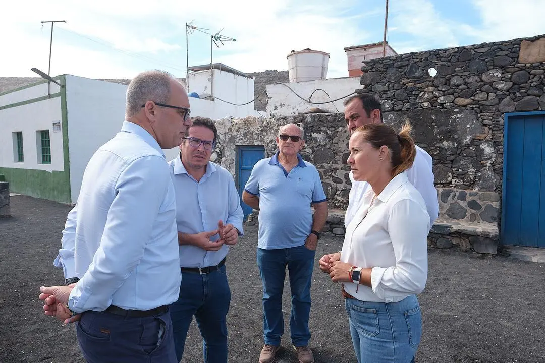 La Consejer&iacute;a y el Cabildo reafirman su compromiso para buscar soluciones a los n&uacute;cleos costeros afectados por la Ley de Costas en Fuerteventura 2