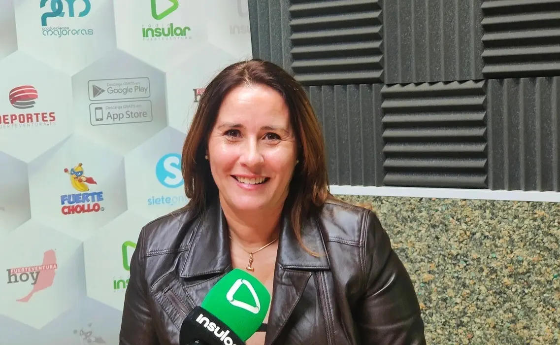 Lola Garc&iacute;a en Radio Insular