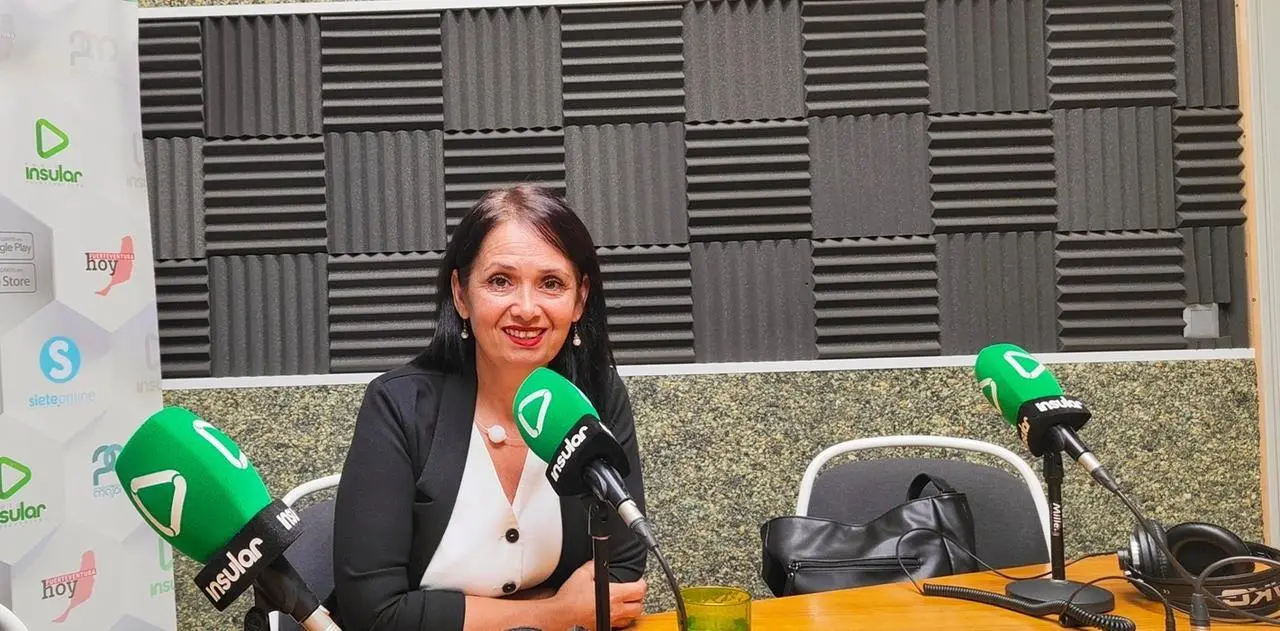 Dulce Garc&iacute;a en Radio Insular
