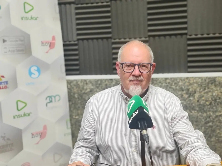 Enrique Mart&iacute;nez en Radio Insular