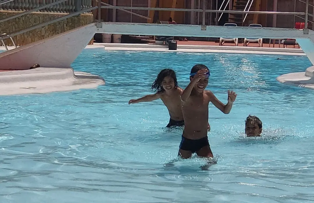 saharuis en piscinas