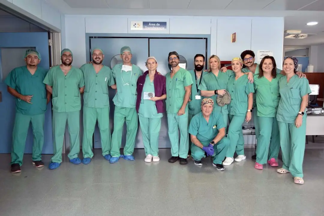 Equipo de profesionales tras la intervencion