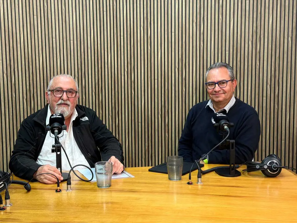 E9824218-8F30-471E-8B2E-2B81242CB27B