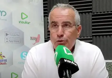 Mario Cabrera en Radio Insular sin mascarilla