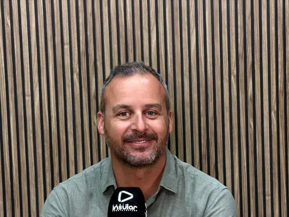 5D22CD7B-67B0-4844-A399-714A847853A4