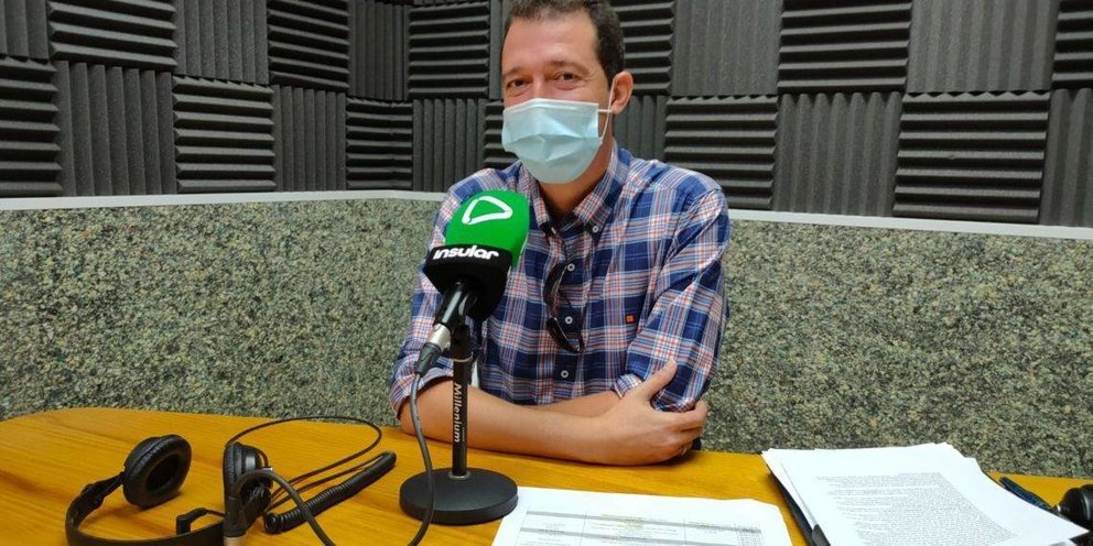 Santiago Hormiga, en Radio Insular