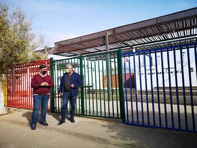 Jiménez y Martel visitan el campo de bola canario