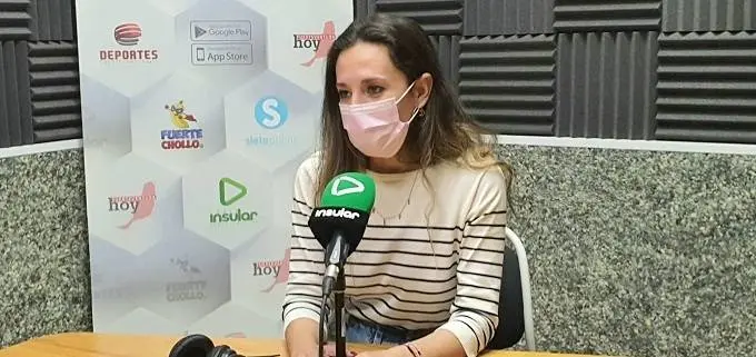 Jessica de León en Radio Insular