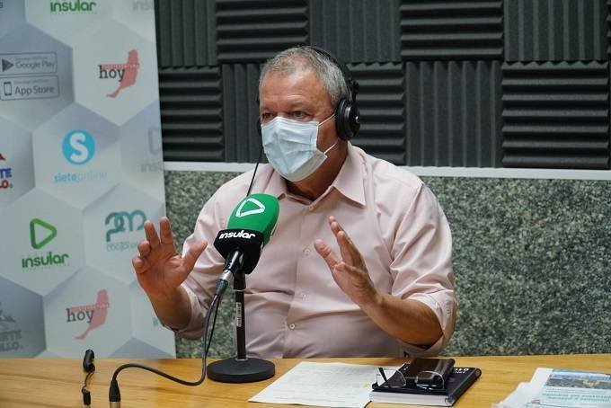 Domingo Fuentes en Radio Insular