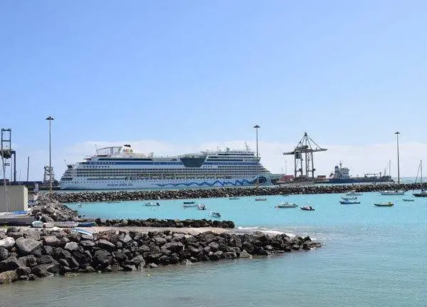 Crucero en Puerto dle rosario