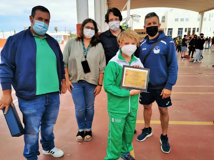 Antigua reconoce al subcampeon de Canarias de Kumite (1)