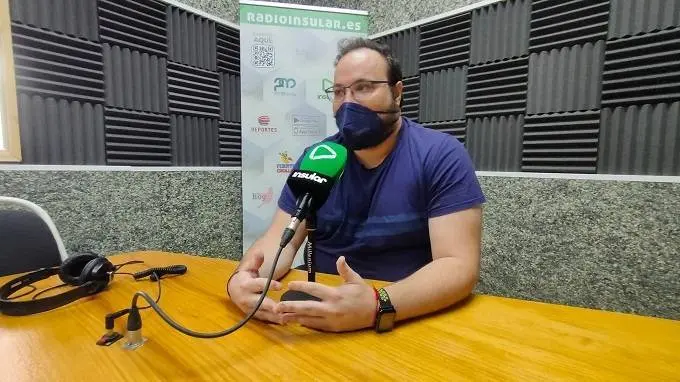 Manoel Ferrás en Radio Insular