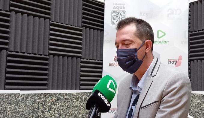 Santiago Hormiga en Radio Insular, diciembre de 2021