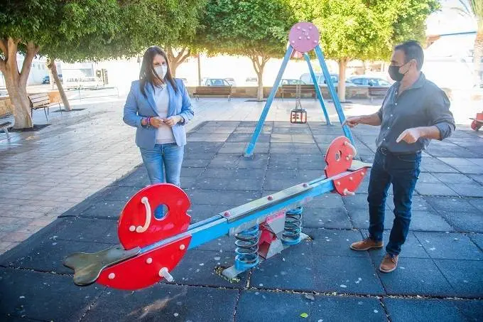 Esther Hernandez en un parque infantil