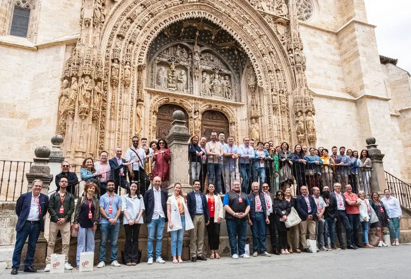 Miembros de ACEVIN y Rutas del Vino de España en Aranda de Duero durante la XXIX Asamblea General de ACEVIN (1)