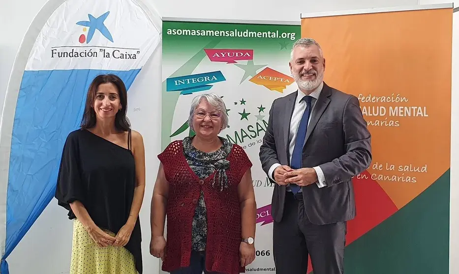 Olga del Pino, Ana Trujillo y Sebastián Godoy durante la firma de la colaboración