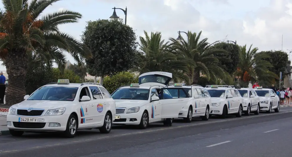 PARADA DE TAXIS AVENIDA (1) (1)