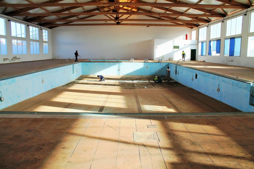Adjudicada la reforma piscina municipal de antigua