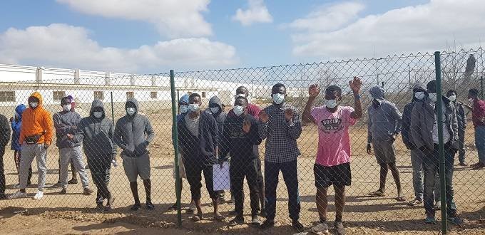 La Voz de Fuerteventura: Migrantes en el CIE