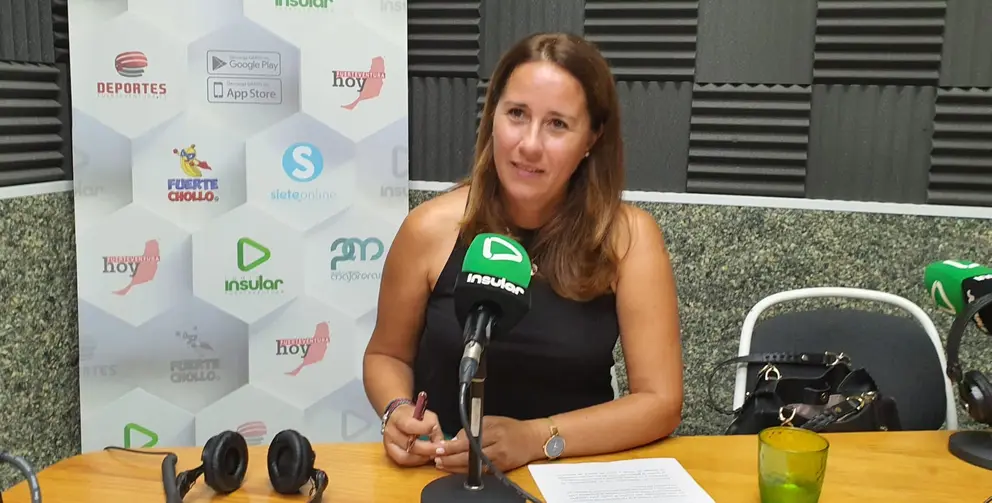 Lola García en Radio Insular