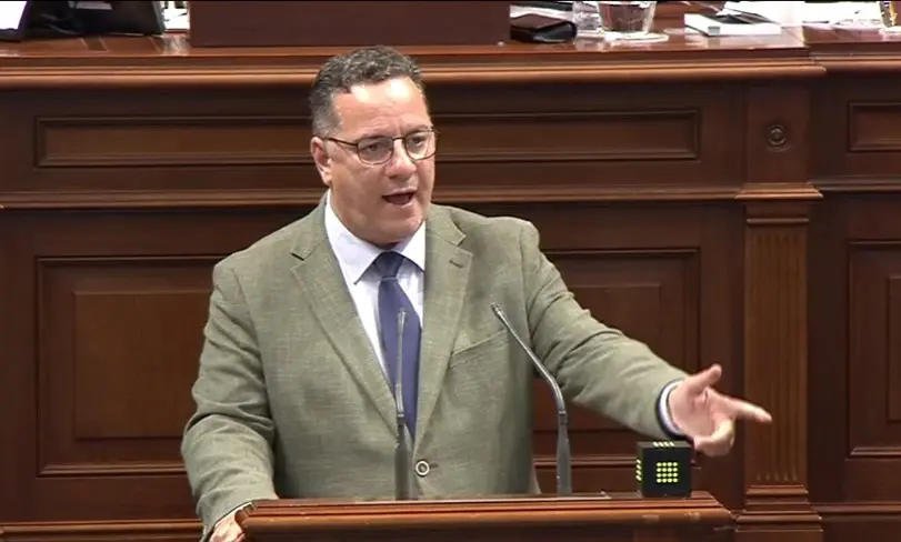 Poli Suárez en el Parlamento