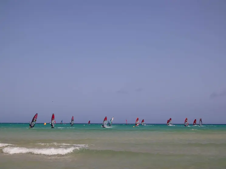 windsurf