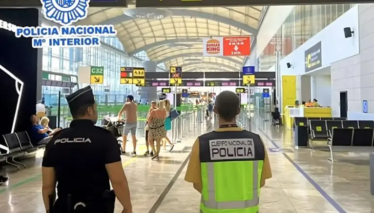 Policia NAcional aeropuerto