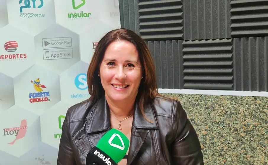 Lola García en Radio Insular
