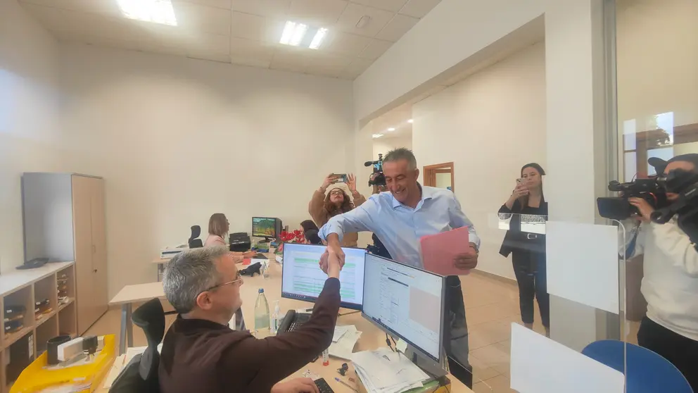 Claudio Gutiérrez registra la moción