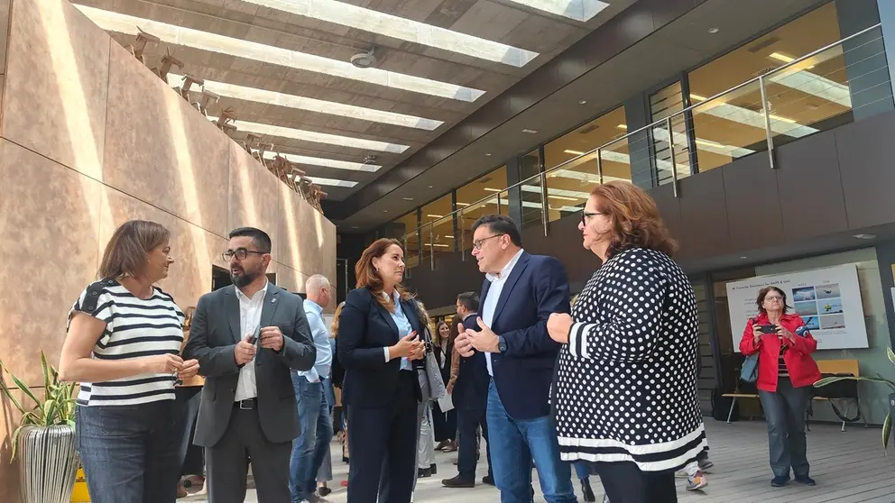 Miranda, junto a la presidenta y a la representante de la Fecam