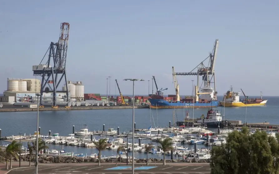 muelle puerto del rosario