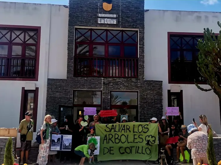 1-SARVAR LOS ARBOLES COTILLO