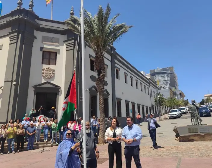 izando la bandera
