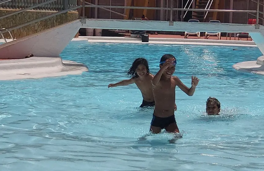 saharuis en piscinas