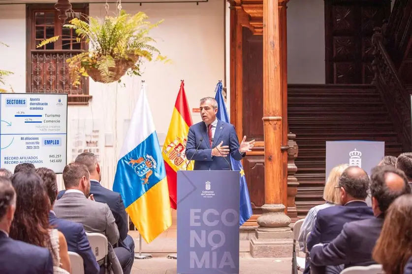 El vicepreisdente y consejero de Economía, Manuel Domínguez1.jpg