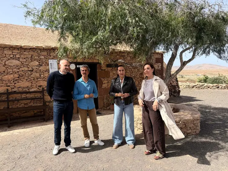 2BF9A814-5310-498C-82E6-DF51EBF8126C