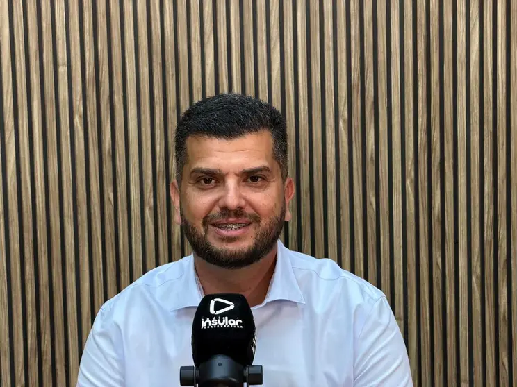 EA0DFDF4-8C7E-48FB-92C3-F80FF315597D