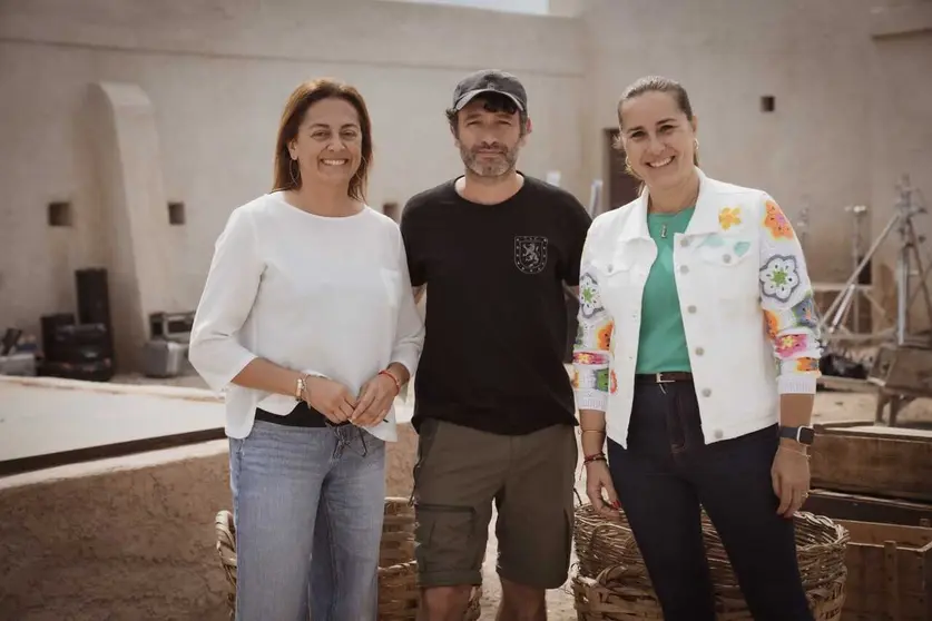 Lola Garc&iacute;a y Nereida Calero con Rodrigo Sorogoyen