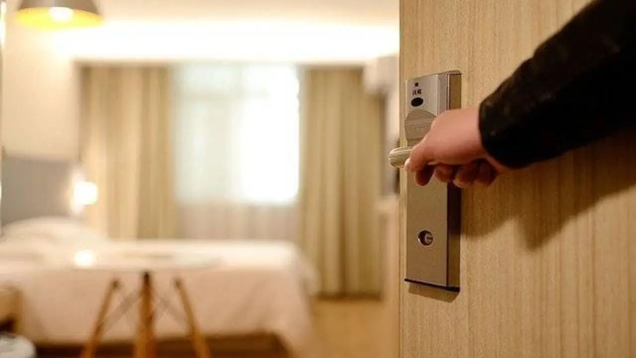 hotel-1330850_640