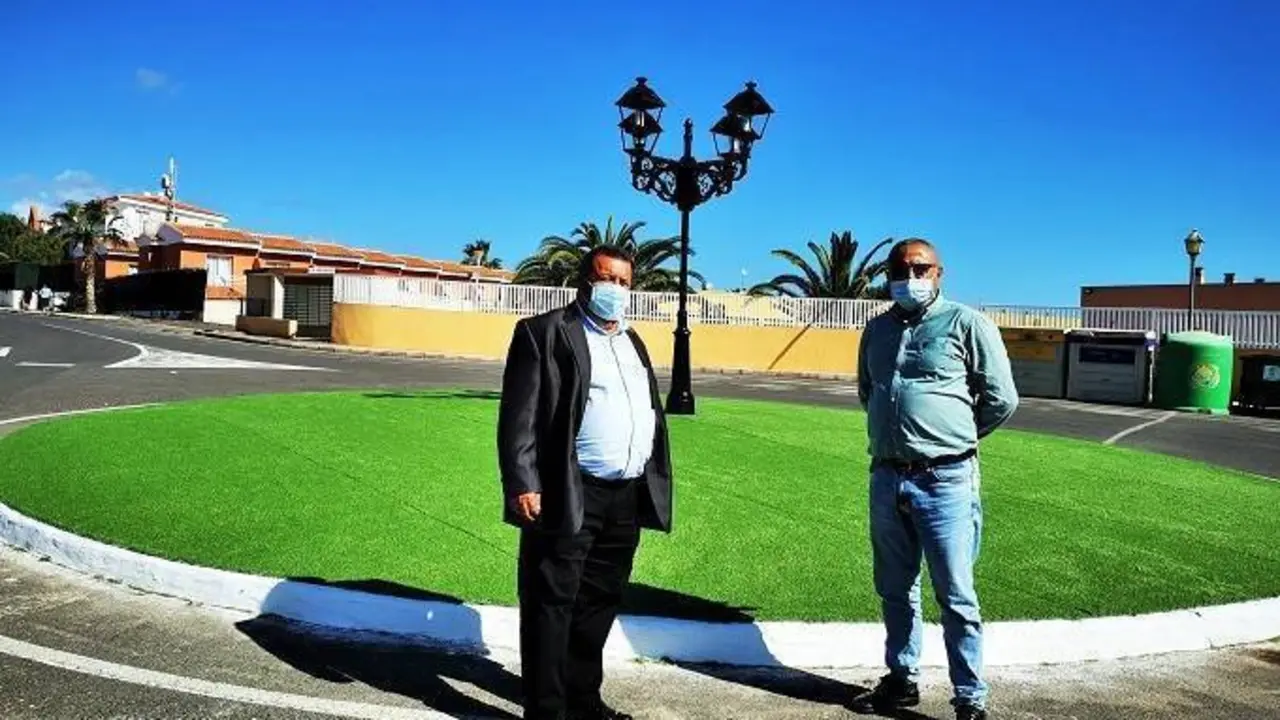 Pe&ntilde;a y Cabrera (dcha)
