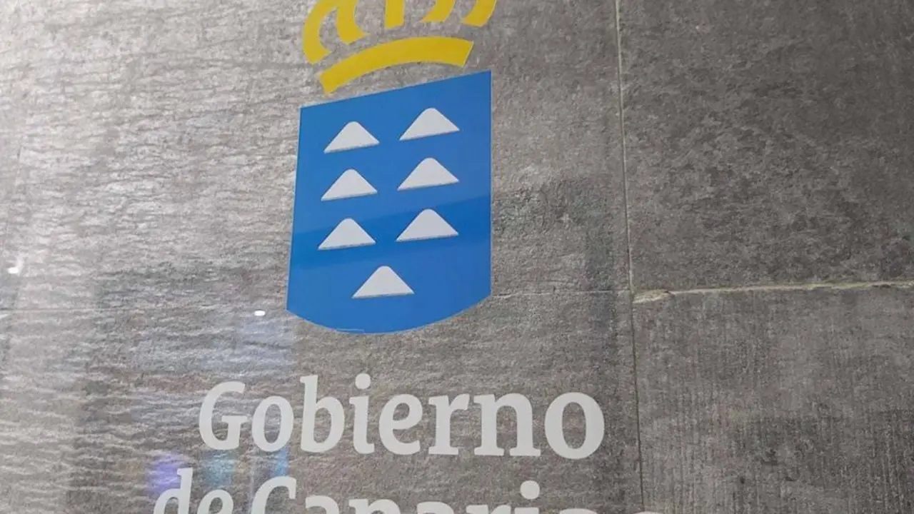 Logo-Gobierno-de-Canarias-en-M&uacute;ltiples-II