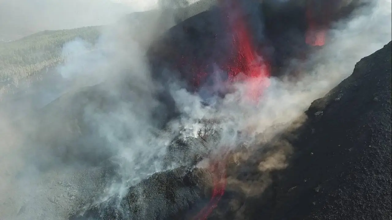 Cr&aacute;ter del volc&aacute;n de La Palma